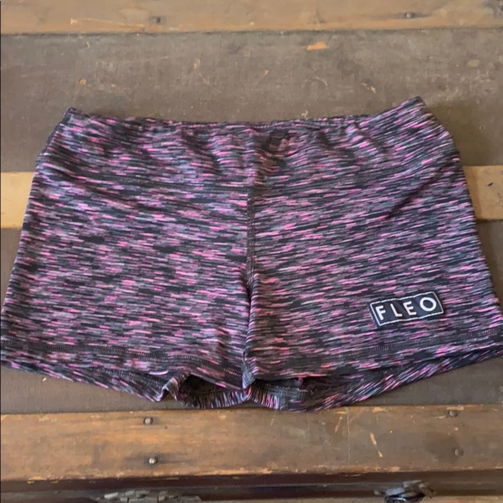 FLEO shorts, black raspberry, 3.25, M